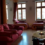 Unique Luxury Studio On Market Square